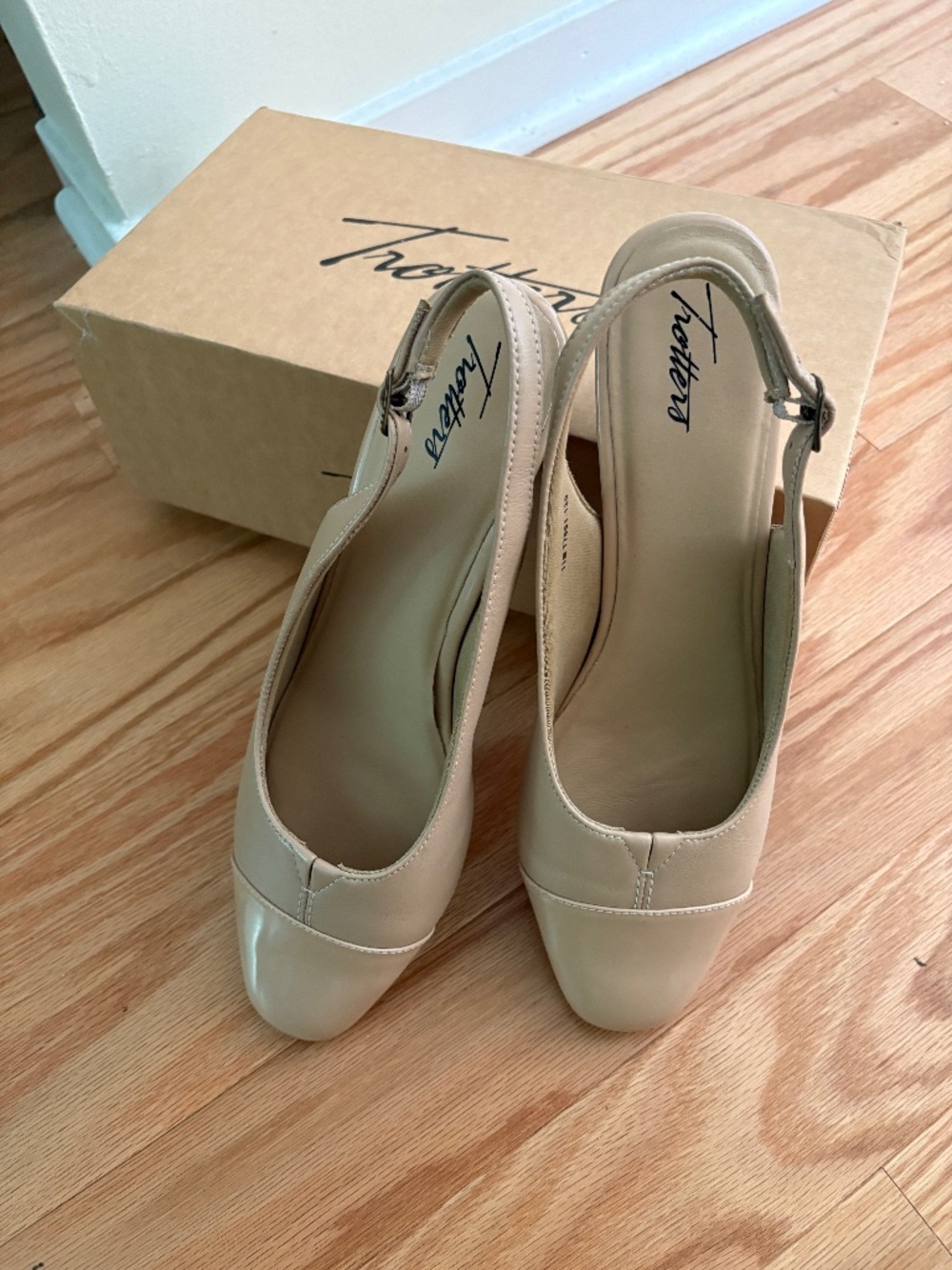 Trotters Dea Nude Patent Leather Slingback Pumps Size 11 M - Worn Once!